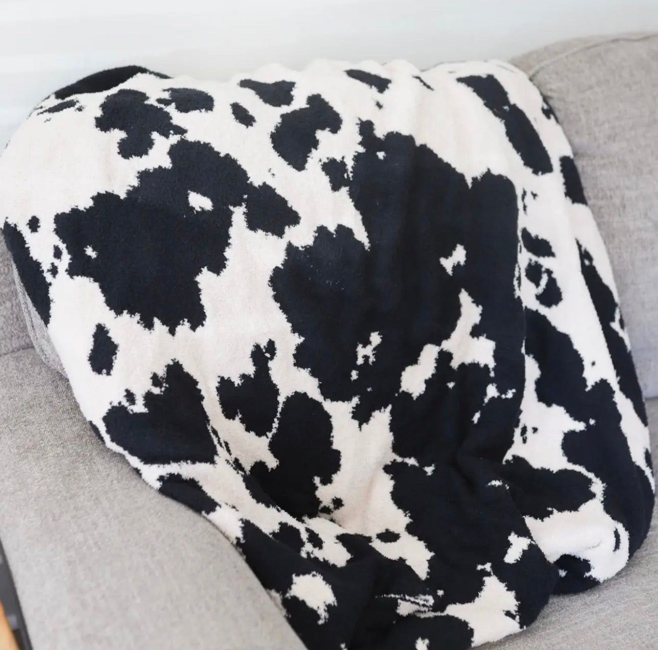 Black & White Cowhide Luxury Throw Blanket